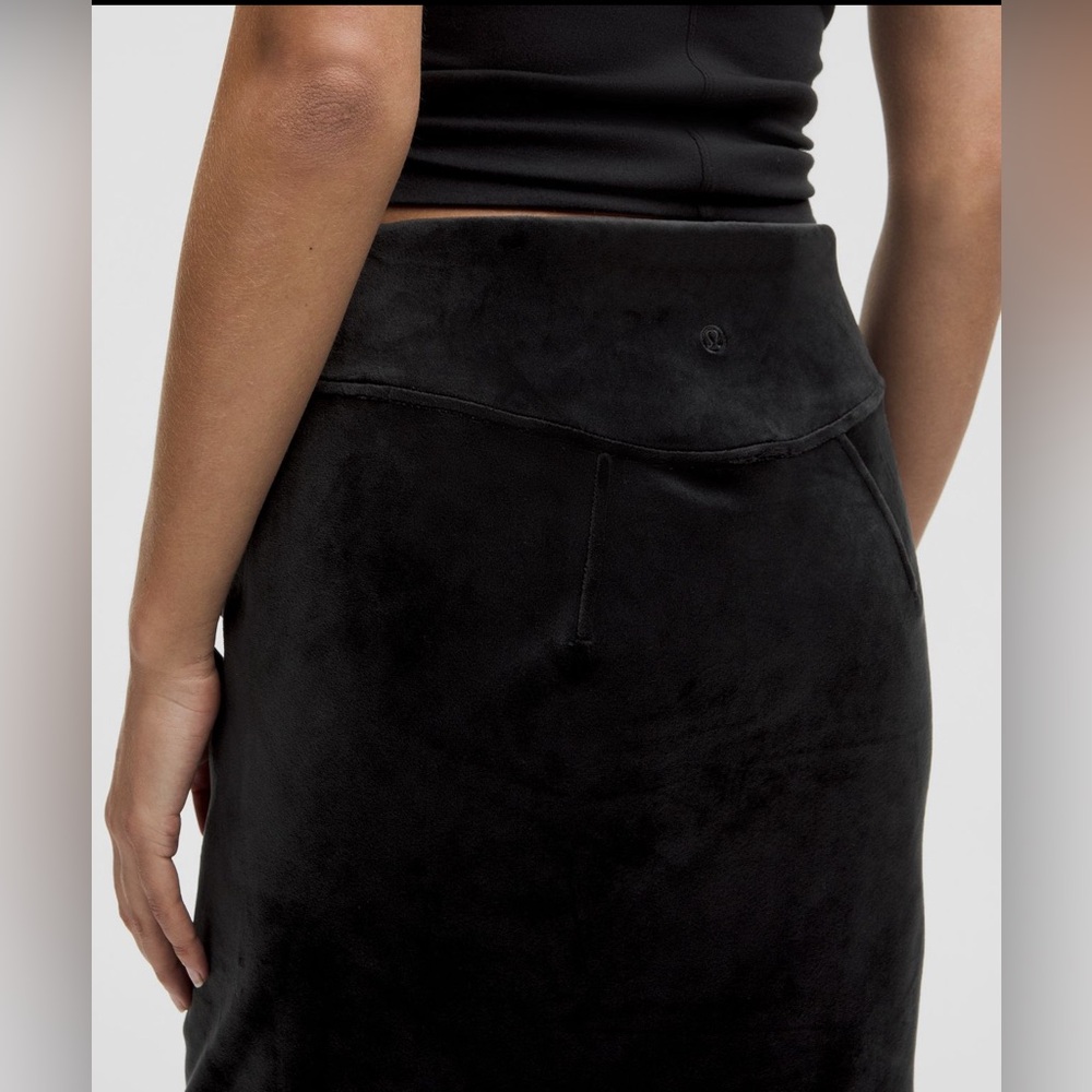 Lululemon Scuba HR Mini Skirt Black Velvet M - Picture 9 of 9